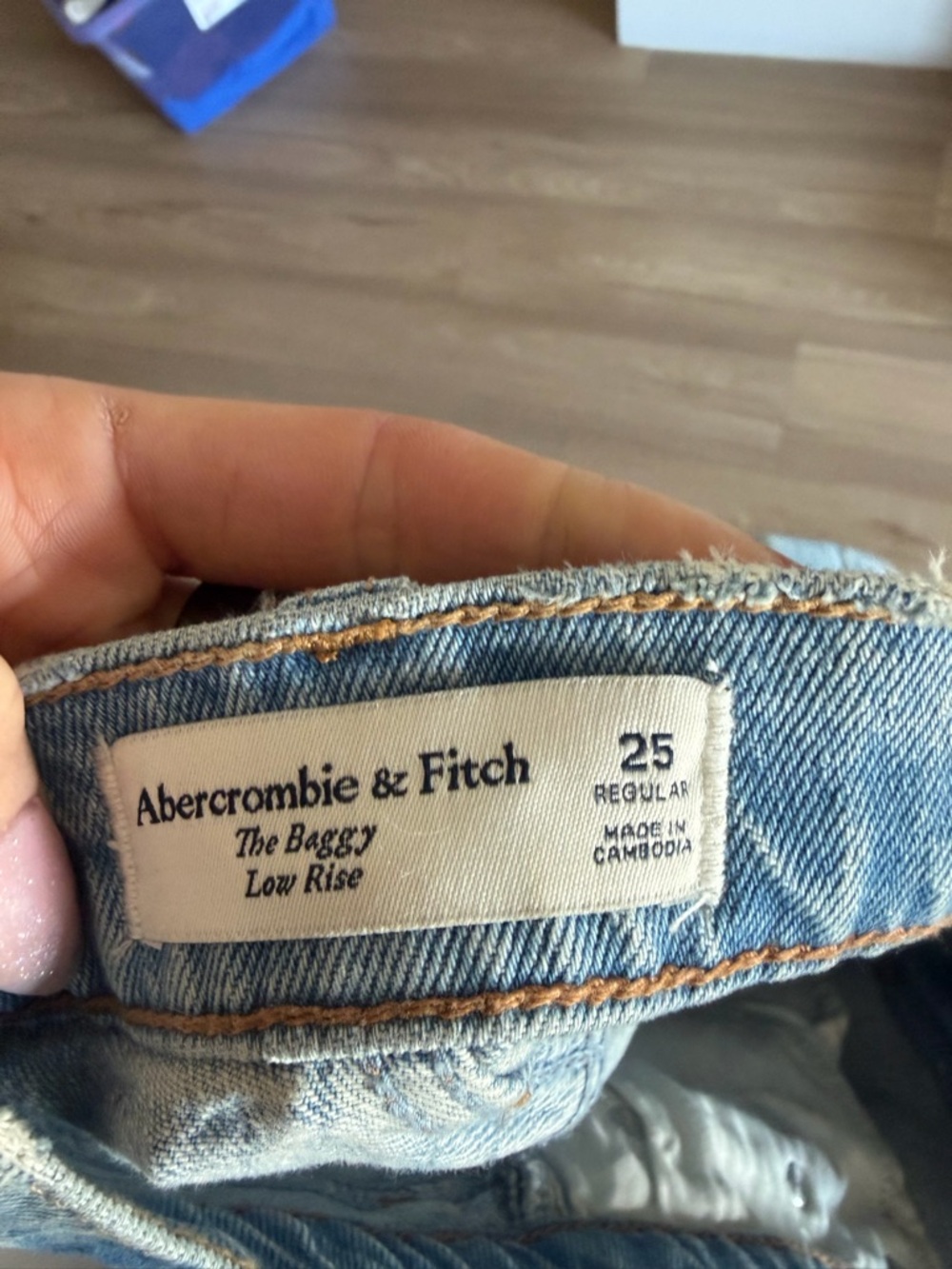 Abercrombie Low Rise Baggy Jean - Picture 5 of 5